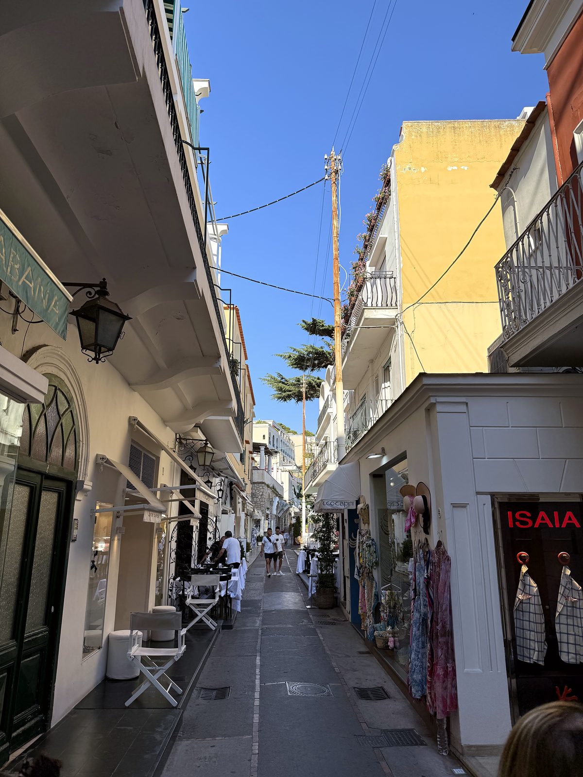 A quiet Capri street
