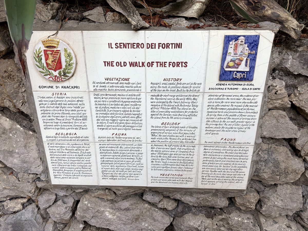 The Sentiero dei Fortini trail sign