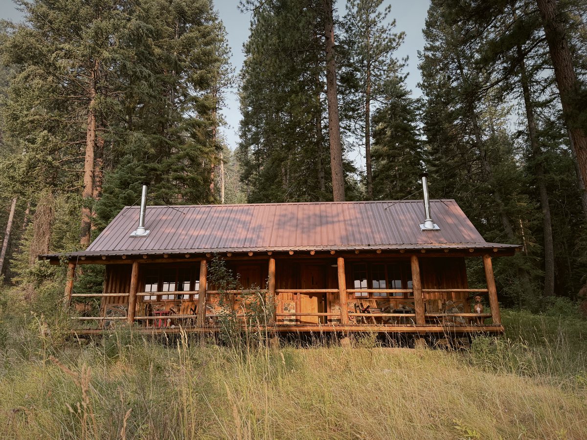 A cabin in the meadow