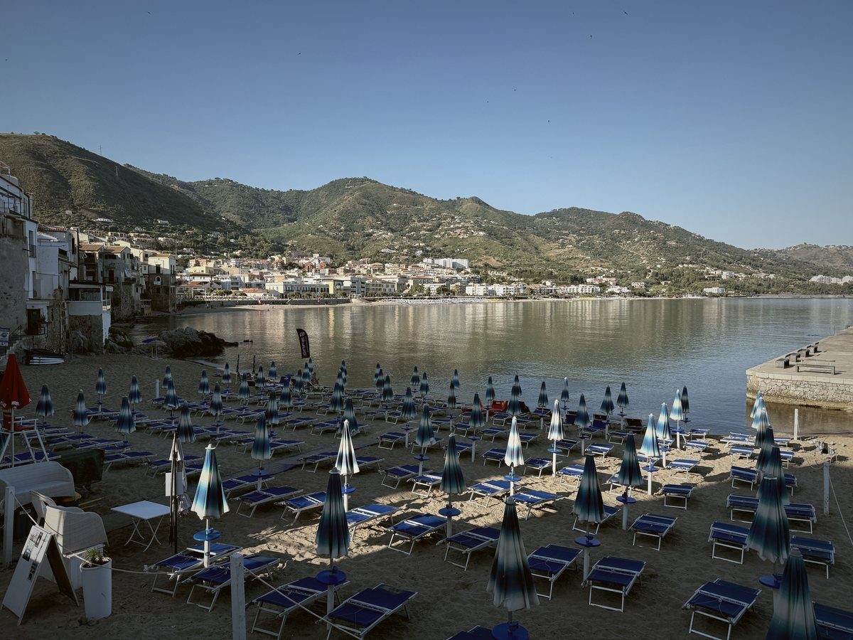 The Cefalu beach